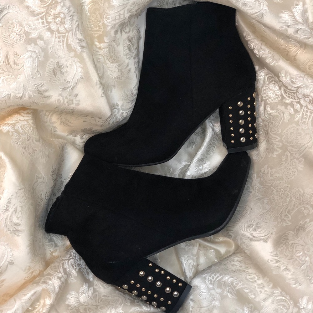 Cute black boots